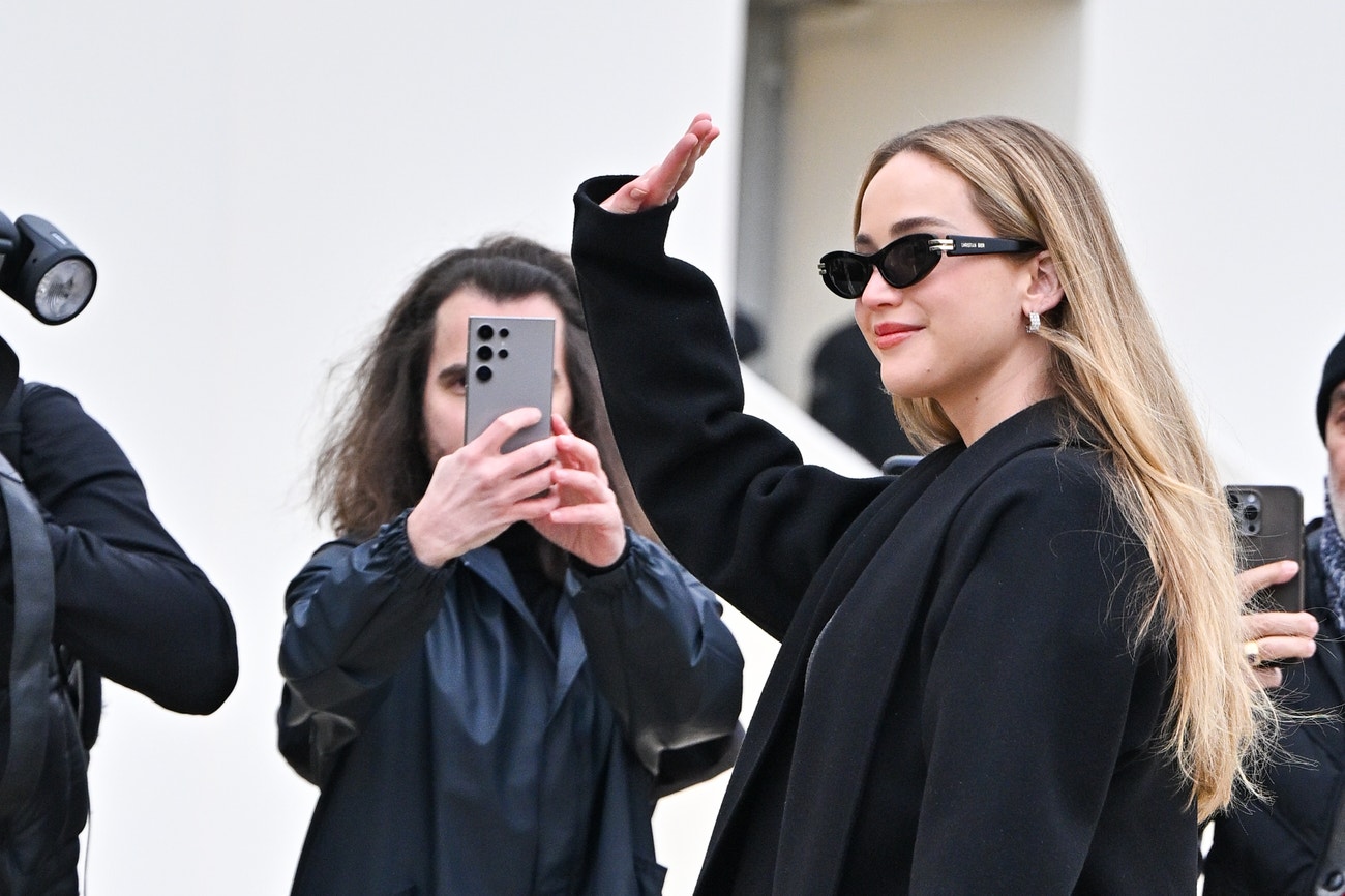 Jennifer Lawrence před přehlídkou Dior podzim-zima 2024