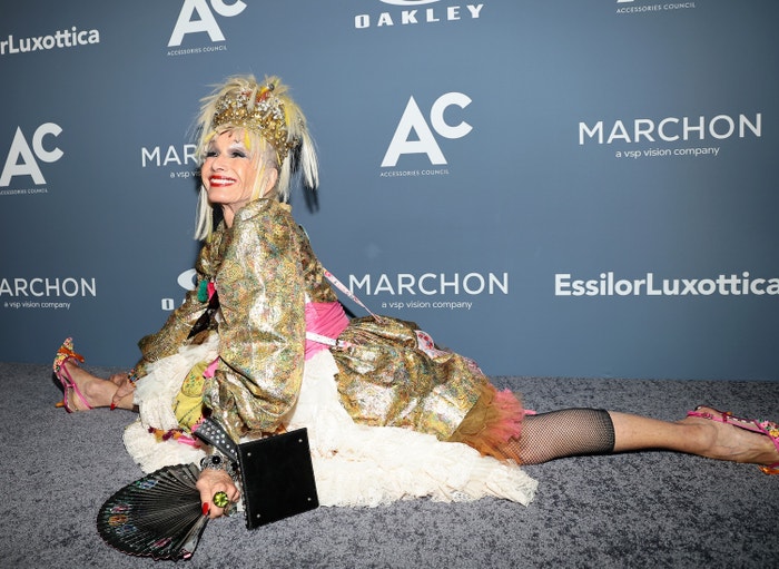 Betsey Johnson a její tradiční roznožka