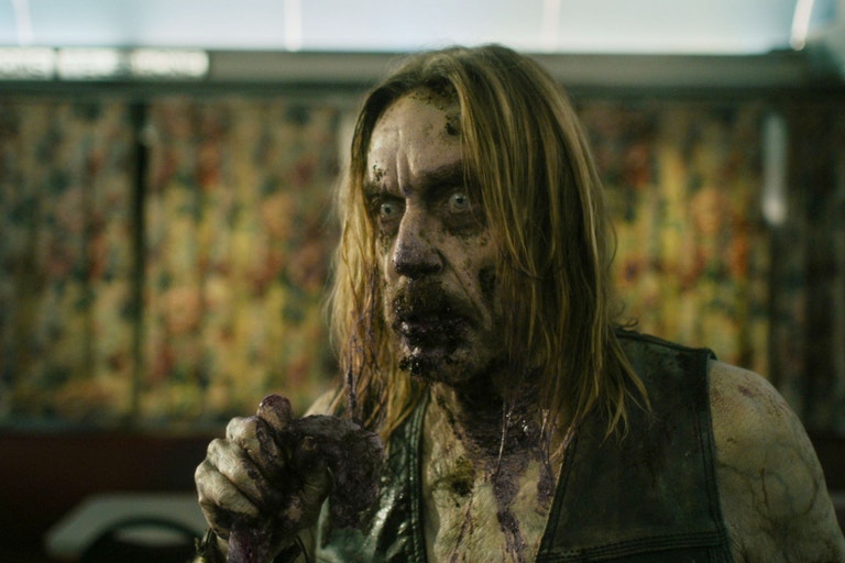 Iggy Pop ve filmu Mrtví neumírají