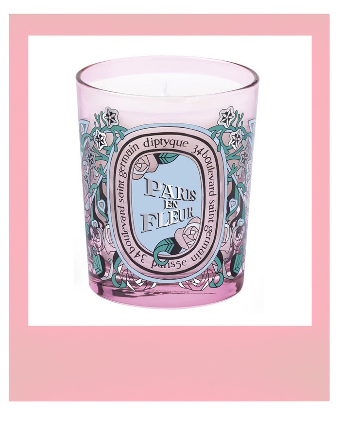 Vonná svíčka Paris En Fleur, DIPTYQUE, prodává Ingredients, 1600 Kč Autor: Archiv značky