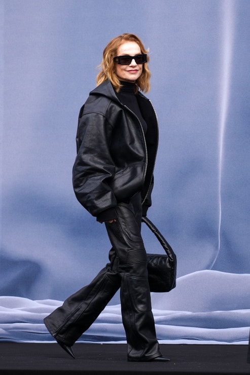Isabelle Huppert na přehlídce Balenciaga podzim - zima 2024/2025 v Paříži, 3. března 2024