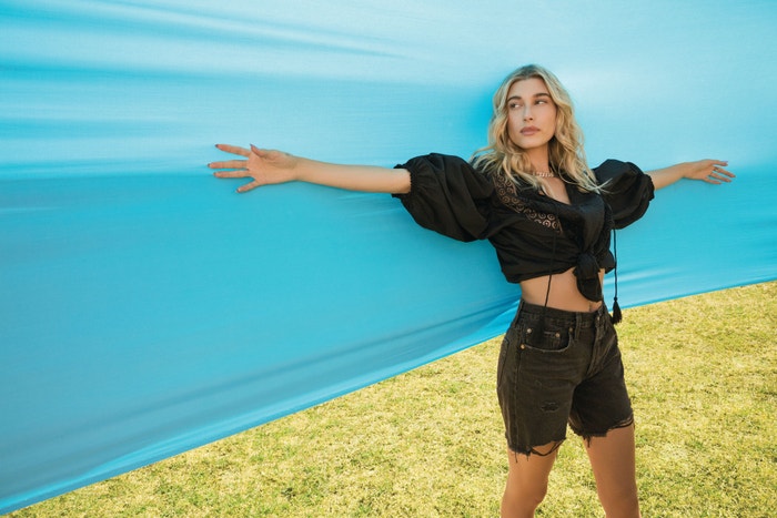 Hailey Bieber Autor: Levi's