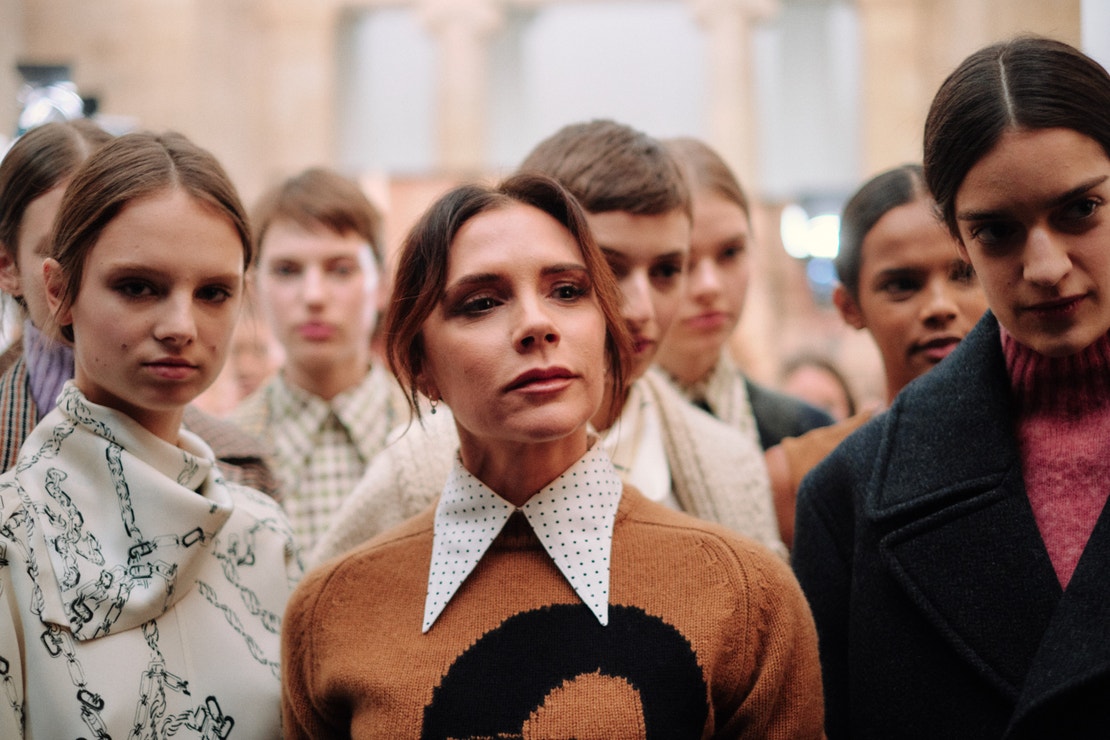 Zákulisí přehlídky Victoria Beckham podzim - zima 2019/2020