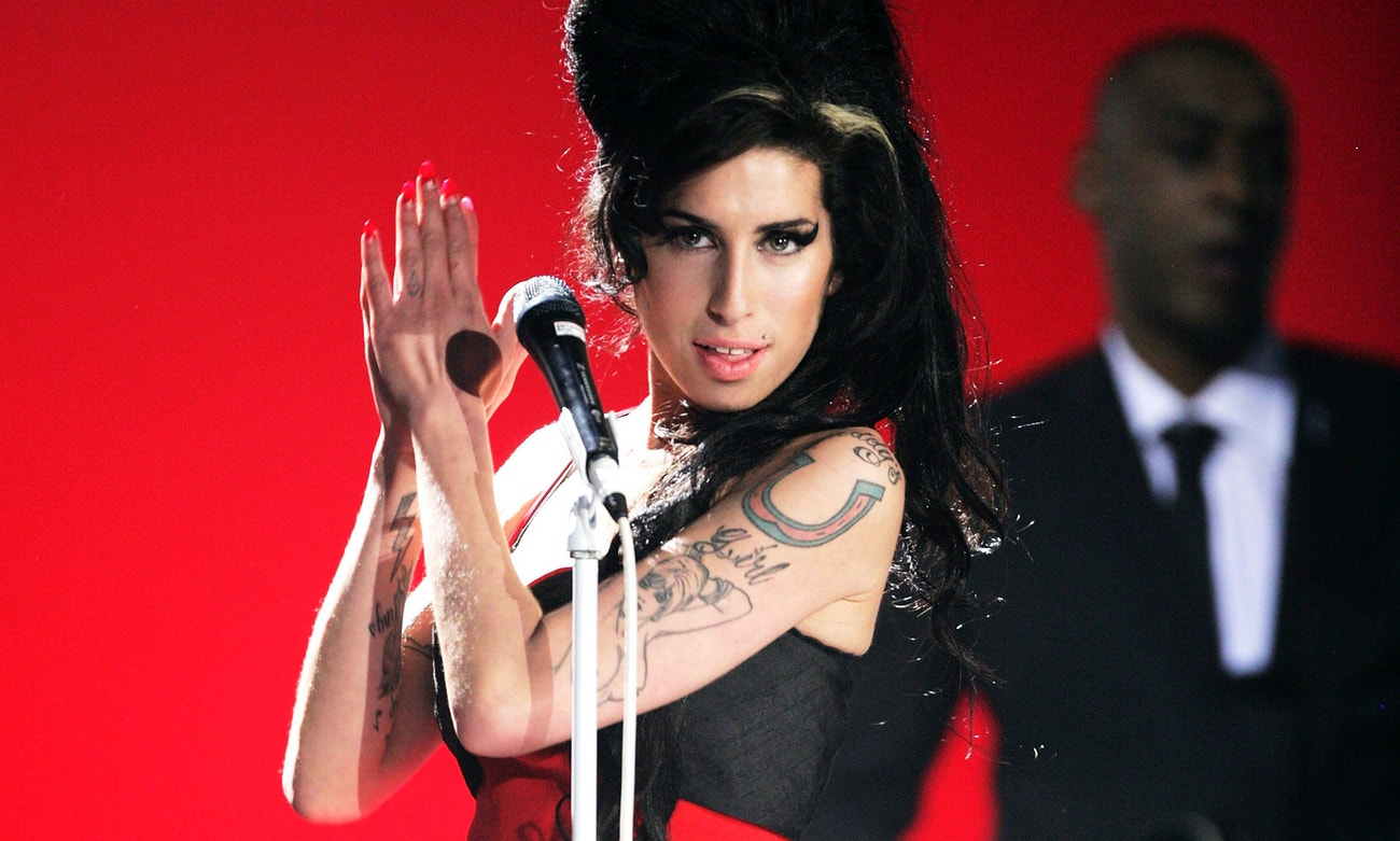 Amy Winehouse na BRIT Awards 2007, 14. února 2007