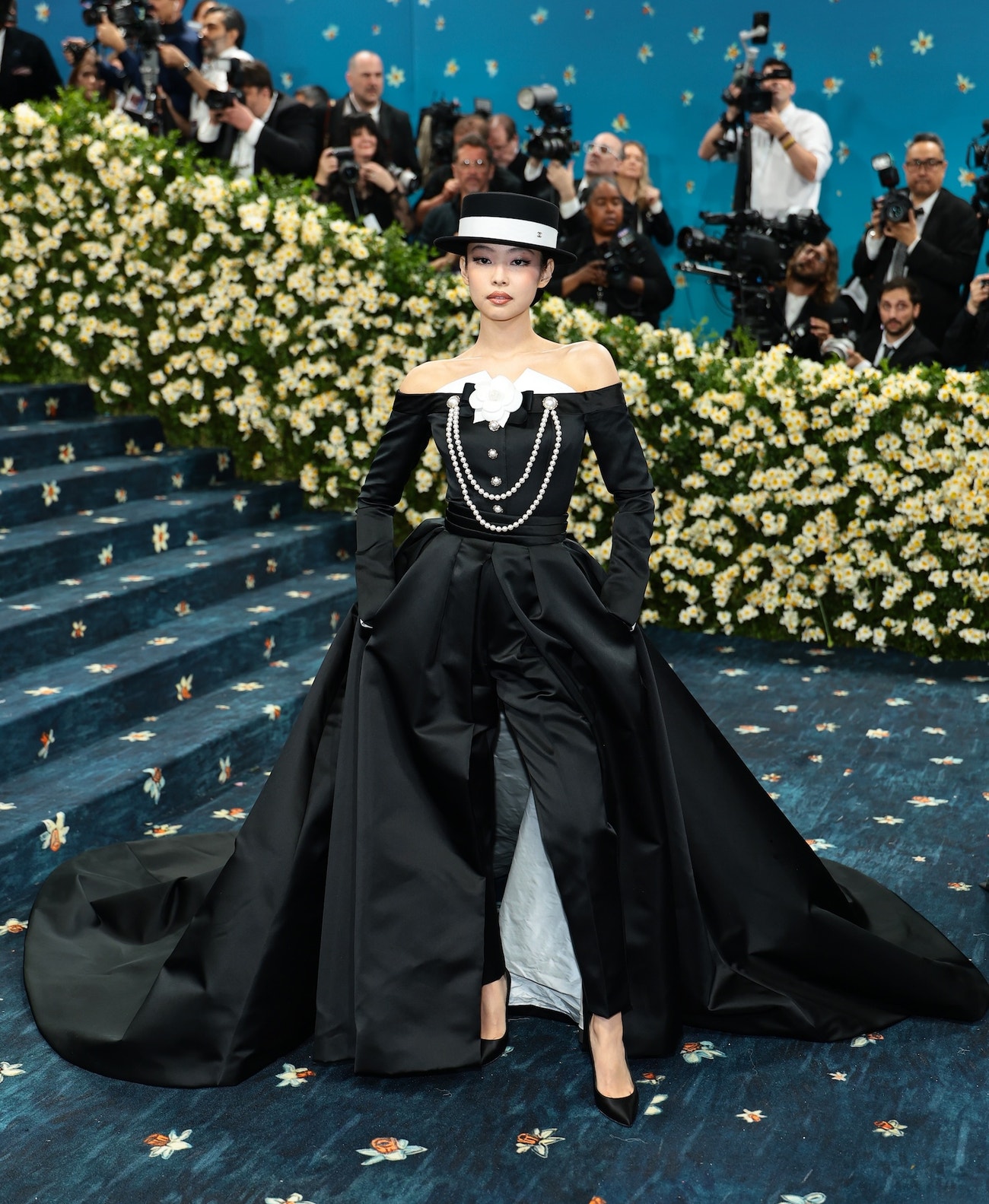 Met Gala 2025: Jennie Kim v šatech Chanel
