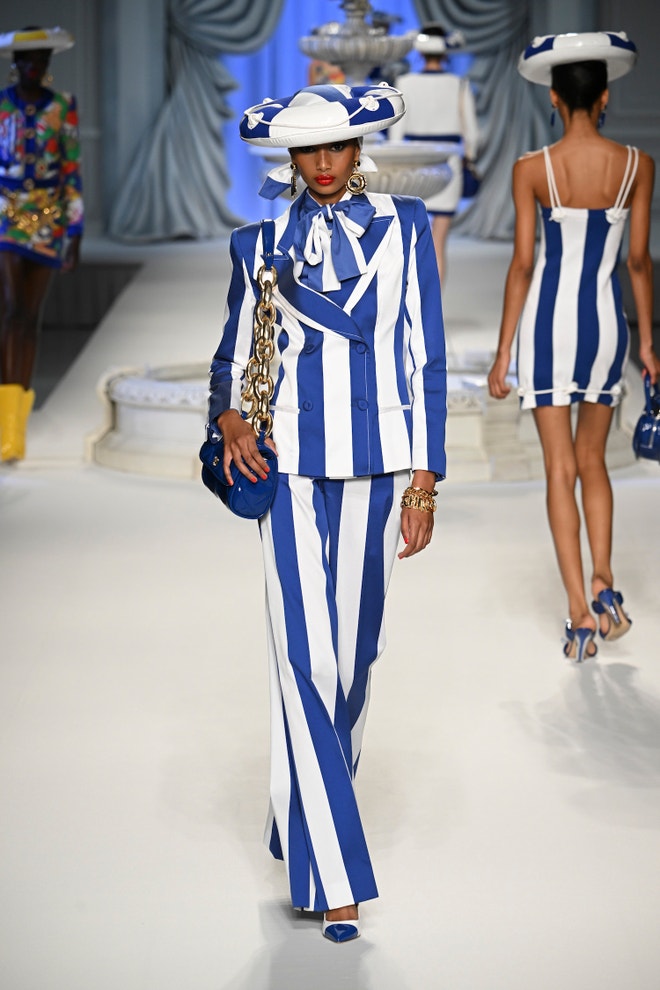 Moschino jaro - léto 2023