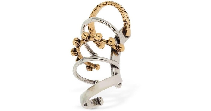 Punk Mono Ear Cuff, Alexander McQueen, prodává Luisaviaroma, 260 $  Autor: Archiv značky