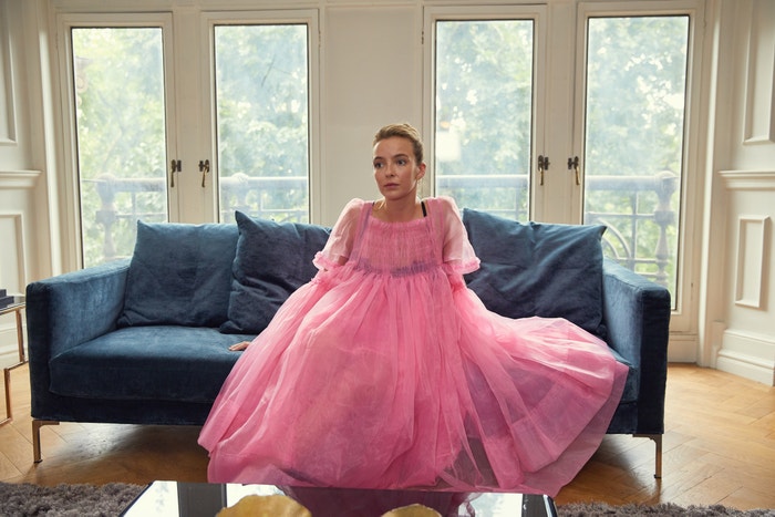 Jodie Comer v roli Villanelle