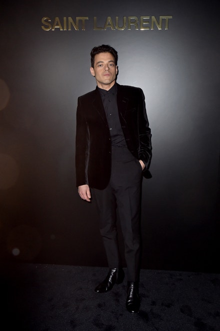 Rami Malek na přehlídce Saint Laurent v Paříži, únor 2020