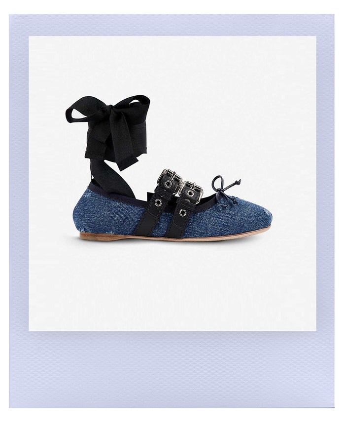 Buckled denim ballerina flats, Miu Miu, sold by Selfridges, 525.00 £ Autor: Selfridges