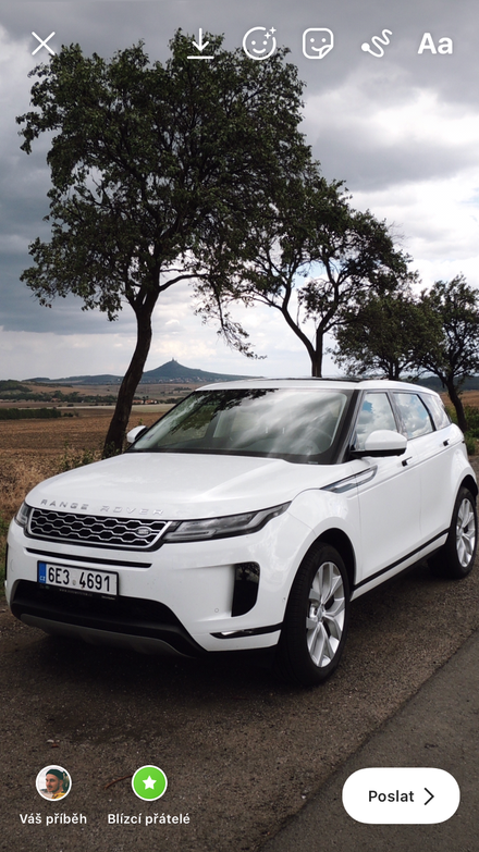Range Rover Evoque a kopec, jehož jméno stejně nikoho nezajímá
