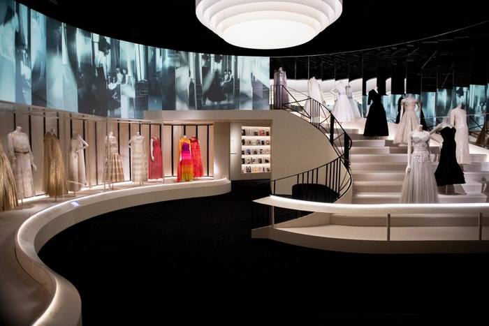 Výstava Chanel: Manifesto v londýnském Victoria & Albert Museum