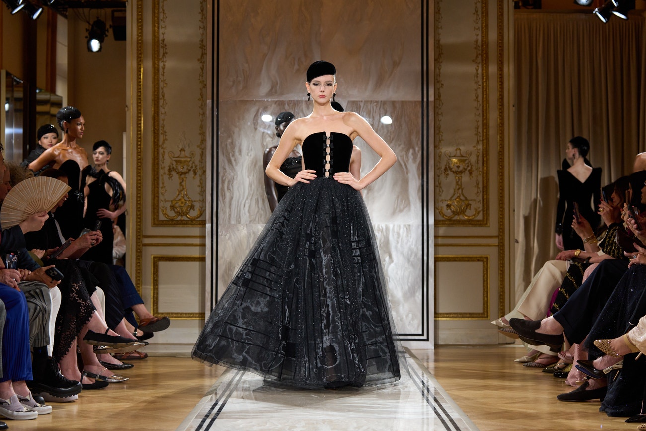 Kolekce haute couture podzim - zima 2025/2026, ARMANI PRIVÉ