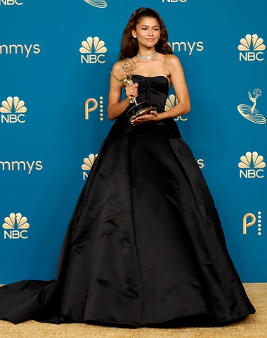 Emmy 2022: Nejvíce cen získal Bílý lotos. Zazářila i Zendaya
