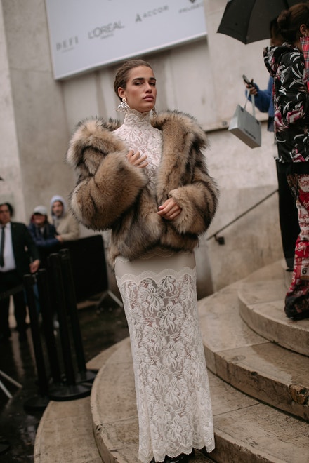 Street style na Paris Fashion Week, únor 2025