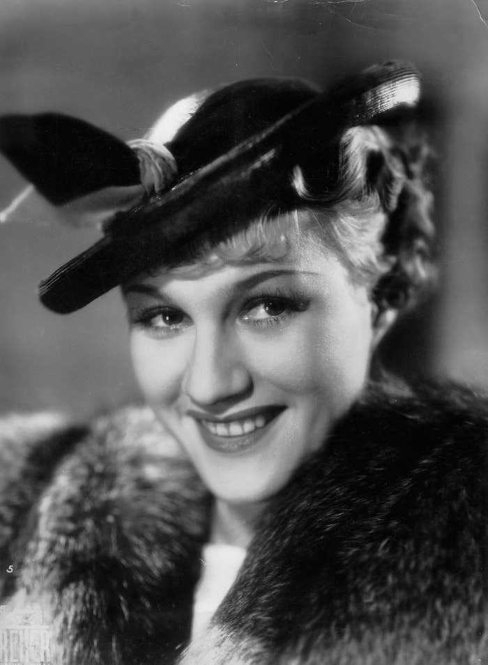 Adina Mandlová ve filmu Harmonika, 1937