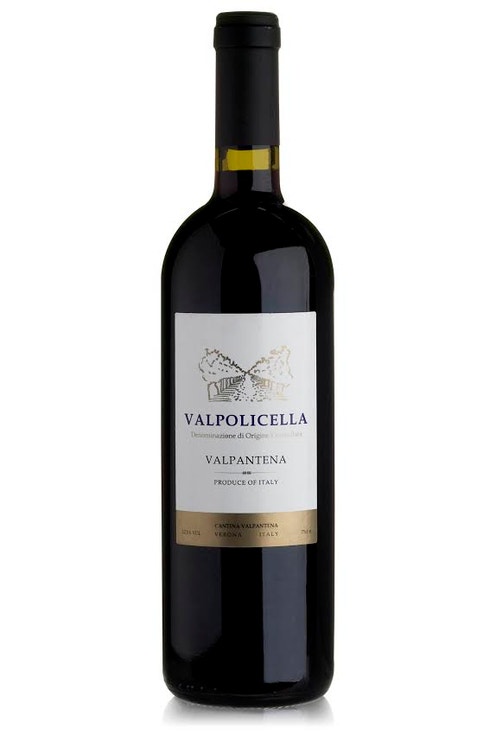 Červené víno Valpolicella Valpantena, Marks & Spencer, 299 Kč