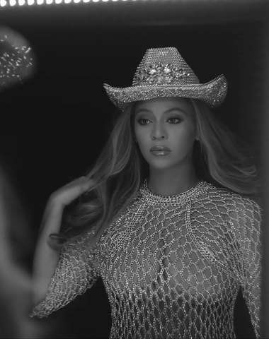 Objekty zájmu: Odvázat se jako Beyoncé v TEXAS HOLD 'EM