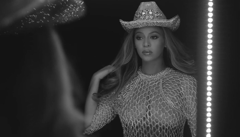 Objekty zájmu: Odvázat se jako Beyoncé v TEXAS HOLD 'EM