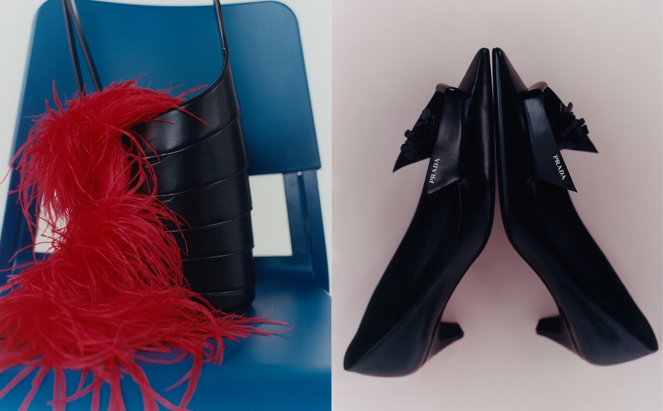Vlevo: taška ALAÏA; vpravo: boty PRADA