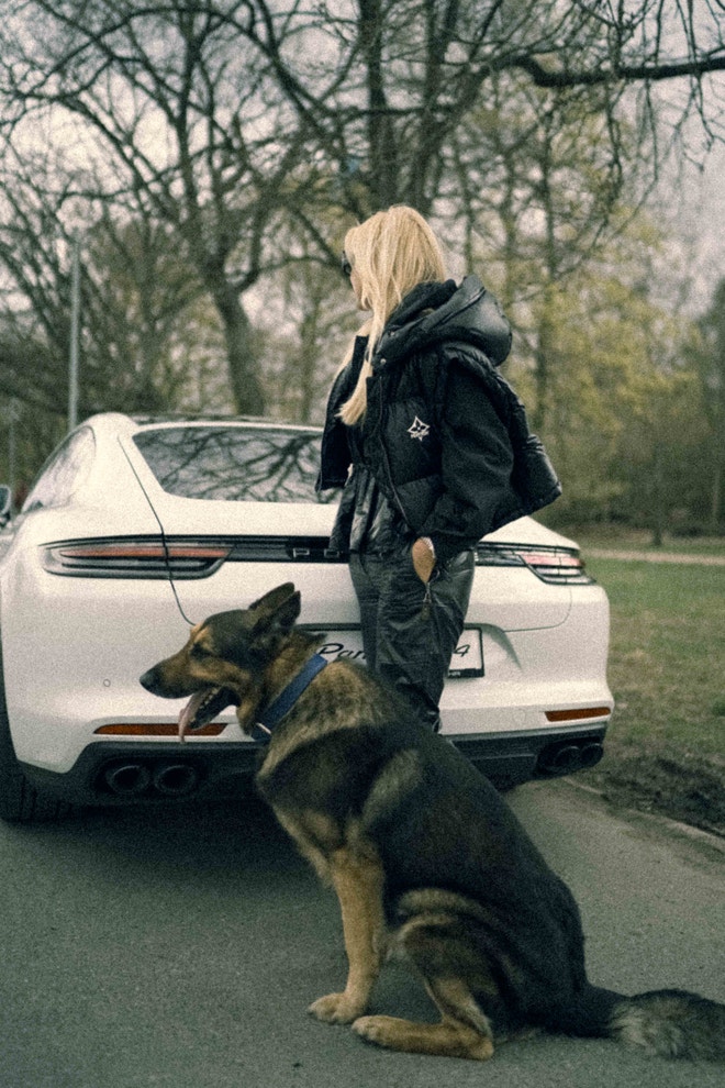 Tamara Kotvalová x Porsche Panamera