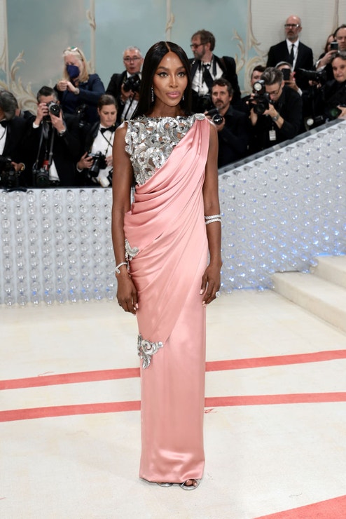 Naomi Campbell v šatech Chanel Haute Couture na Met Gala 2023