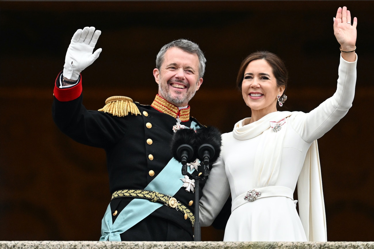Dánský král Frederik X. a jeho manželka Mary na balkoně Christiansborgu, 14. ledna 2024
