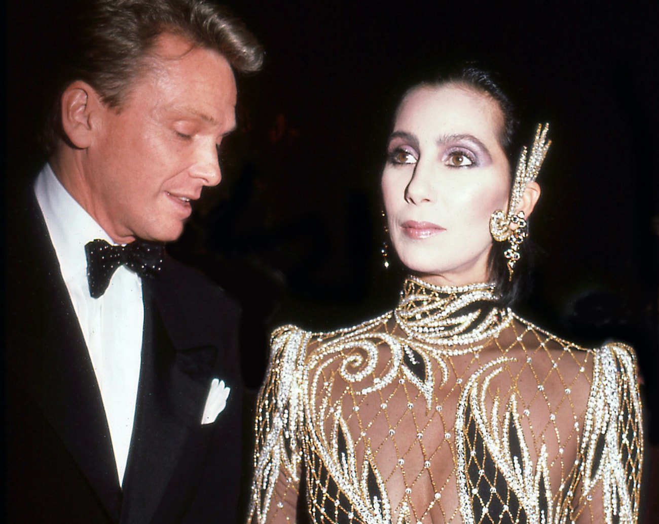 Bob Mackie a Cher na MET gala 1985
