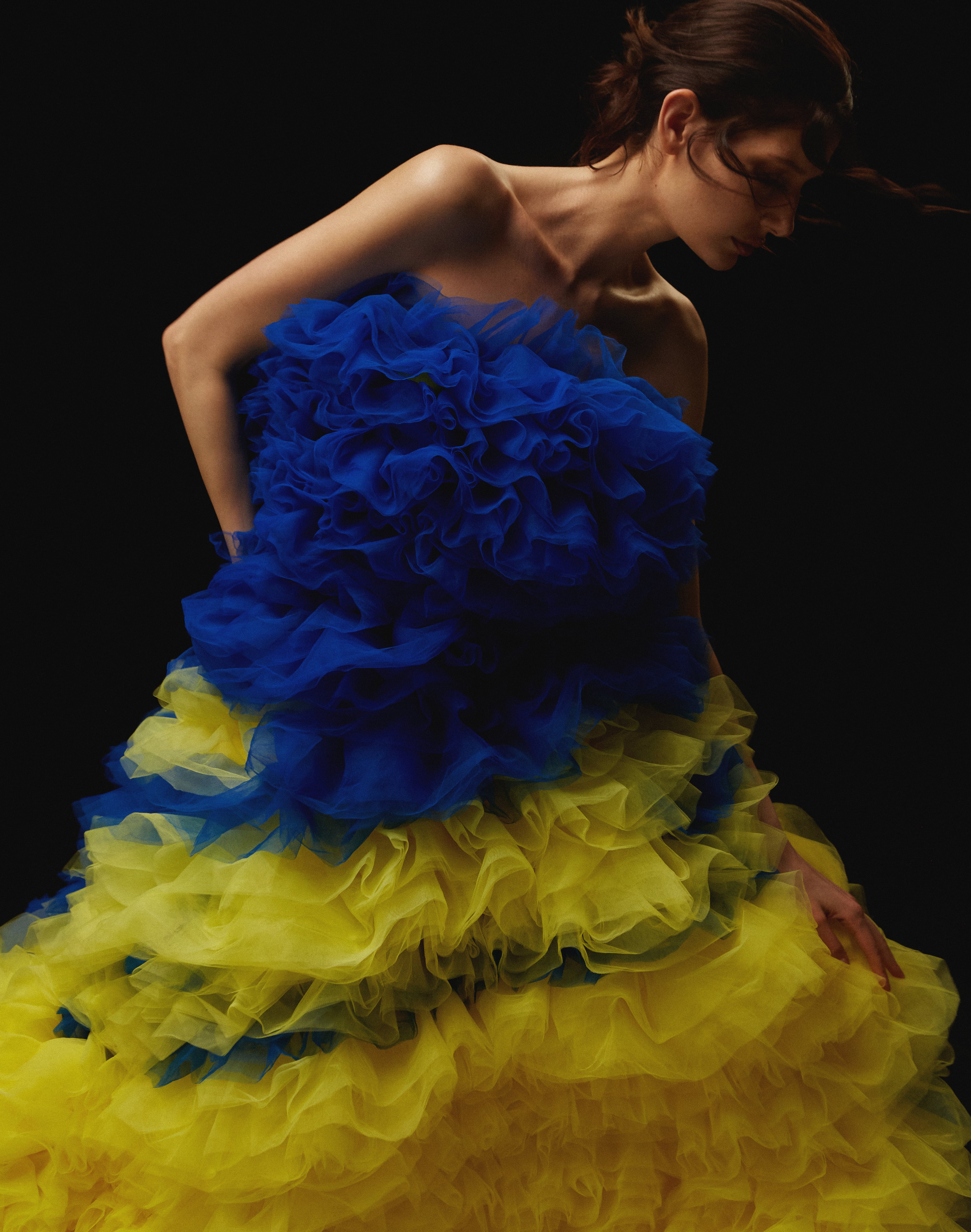 Róba značky Milla Nova v barvách ukrajinské vlajky Róba značky Milla Nova v barvách ukrajinské vlajky