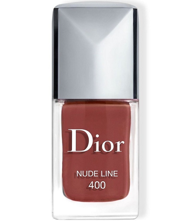 Lak na nehty v odstínu 400 Nude Line, DIOR, prodává Dior.com, 30 €