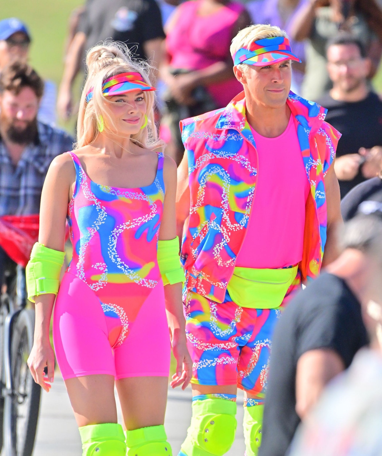 Margot Robbie a Ryan Gosling na natáčení filmu Barbie, 27. června 2022