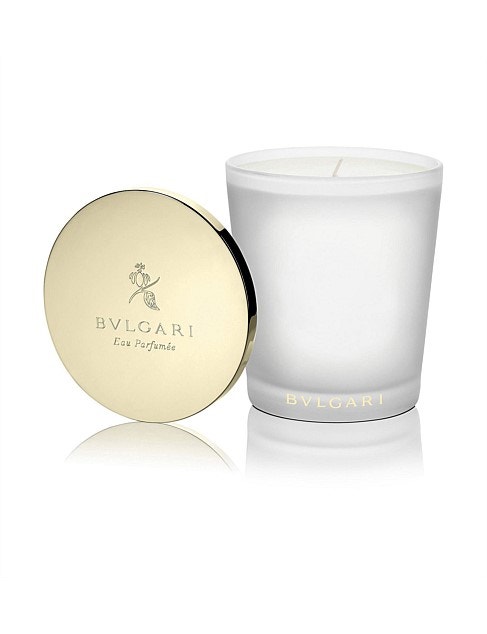 Vonná svíčka Eau Parfumée au thé blanc, Bulgari, prodává FAnn, 2525 Kč