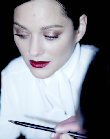 Exkluzivní pohled do zákulisí nové kampaně Chanel No. 5 s Marion Cotillard