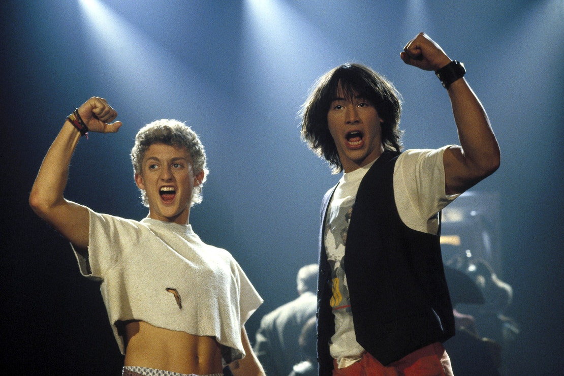 Skvělé dobrodružství Billa a Teda (1989) a Neskutečná cesta Billa a Teda (1991): Ted v podání Keanu Reevese a Bill, kterého ztvárnil Alex Winter, cestují časem a navštěvují historické postavy, aby prošli ústní zkouškou z historie. V pokračování je duo starší, ale o nic moudřejší. Začátkem tohoto roku bylo oznámeno, že se sága vrátí, ale tentokrát bude ústřední dvojice cestovat do budoucnosti.