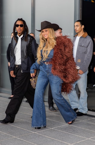 Beyoncé a Jay-Z proměnili přehlídku Louis Vuitton v rande pro dva