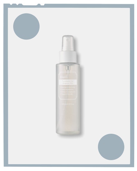Antioxidační hydratační mlha na obličej Fundamental Ampule Mist, DEAR KLAIRS, prodává Kocos Beauty, 561 Kč