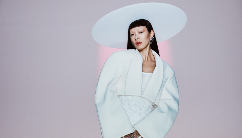 Rina Sawayama je módní inspirace, kterou potřebujeme, proto teď září v kampani Zalando