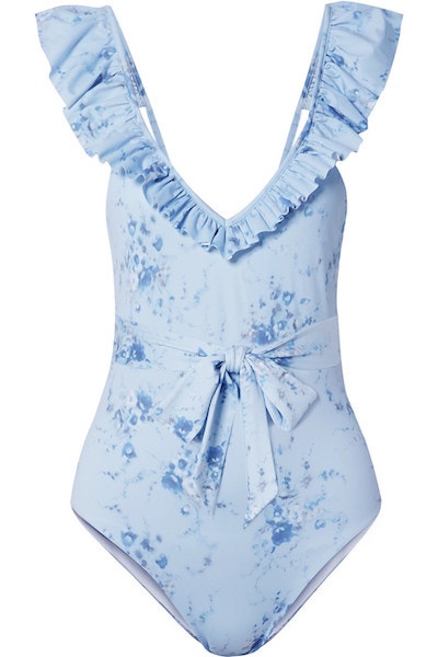 Bleděmodré plavky Jasper s volánkem, LoveShackFancy, prodává Net-a-porter.com, 310 €