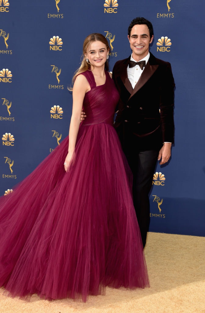 Joey King a návrhář Zac Posen, Emmy Awards 2018   Autor: John Shearer/Getty Images