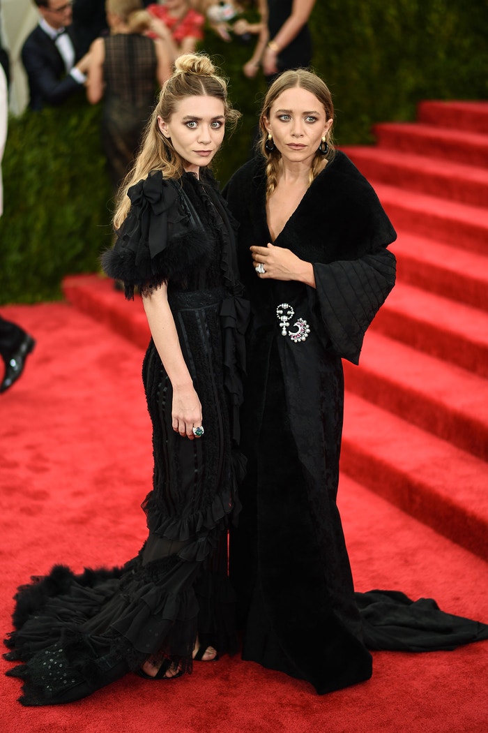 Ashley Olsen a Mary Kate Olsen na Met Gala 2015, téma China: Through The Looking Glass, Metropolitní muzeum v New Yorku, květen 2015 Autor: Andrew H. Walker/Getty Images for Variety