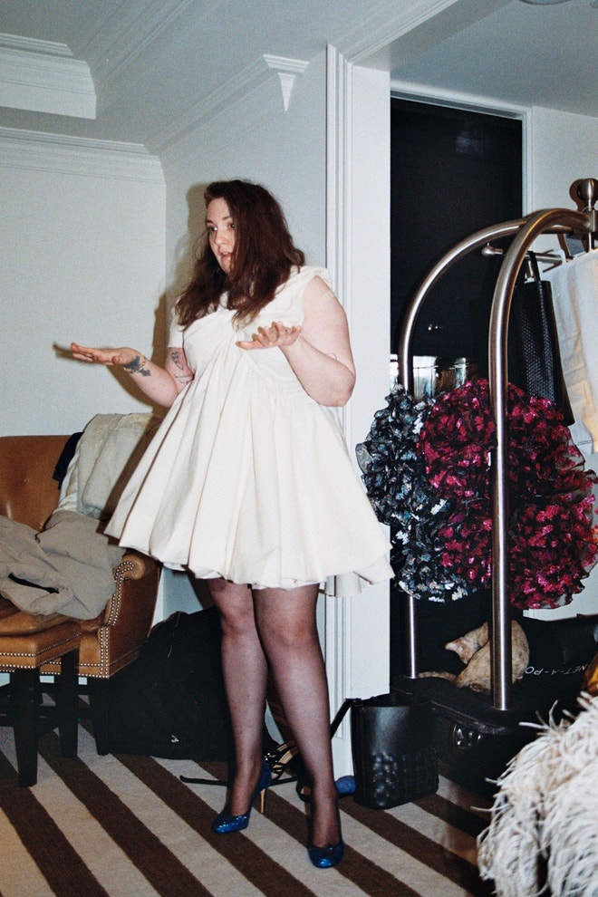 Lena Dunham na fittingu.