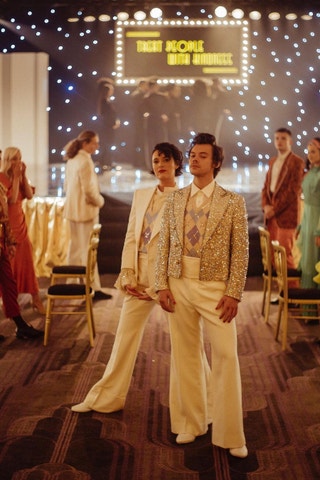 Harry Styles se protančil do nového roku ve velkém stylu