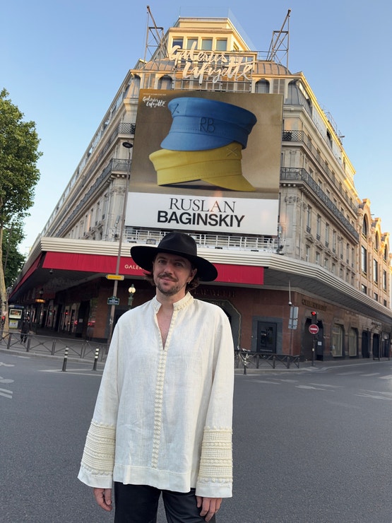 Projekt Ruslan Baginskiy x Galeries Lafayette trvá od 8. července do 25. srpna 2025