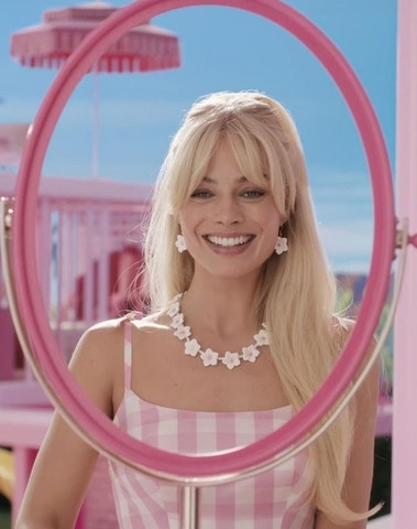 Come on, Barbie, let's go party: Ultimátní módní průvodce barbiecore trendem
