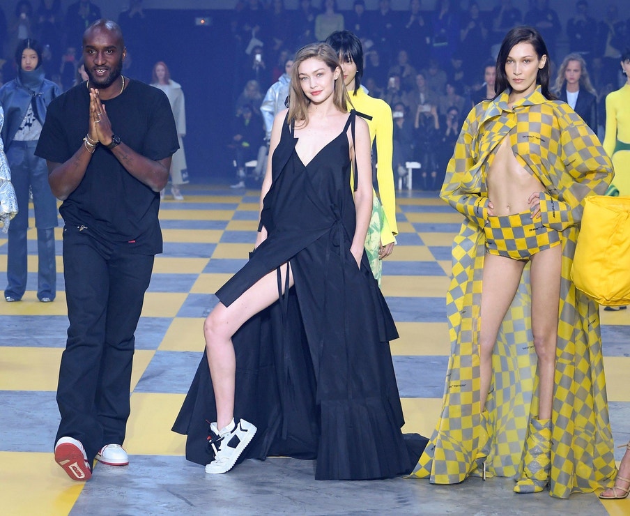 Virgil Abloh, Gigi Hadid a Bella Hadid na přehlídce Off-White