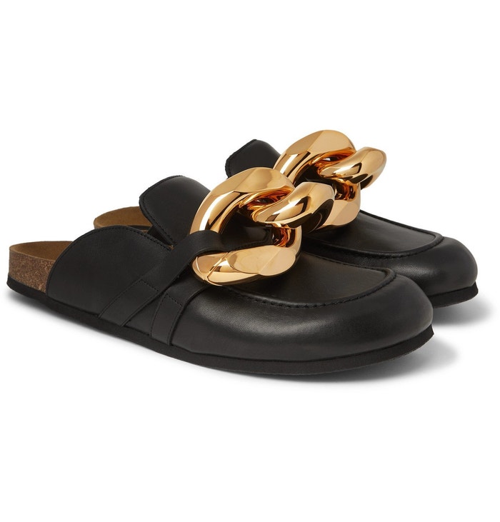 Kožené pantofle se zlatým zdobením, JW Anderson, prodává Clothbase, $ 695  Autor: Archiv firmy