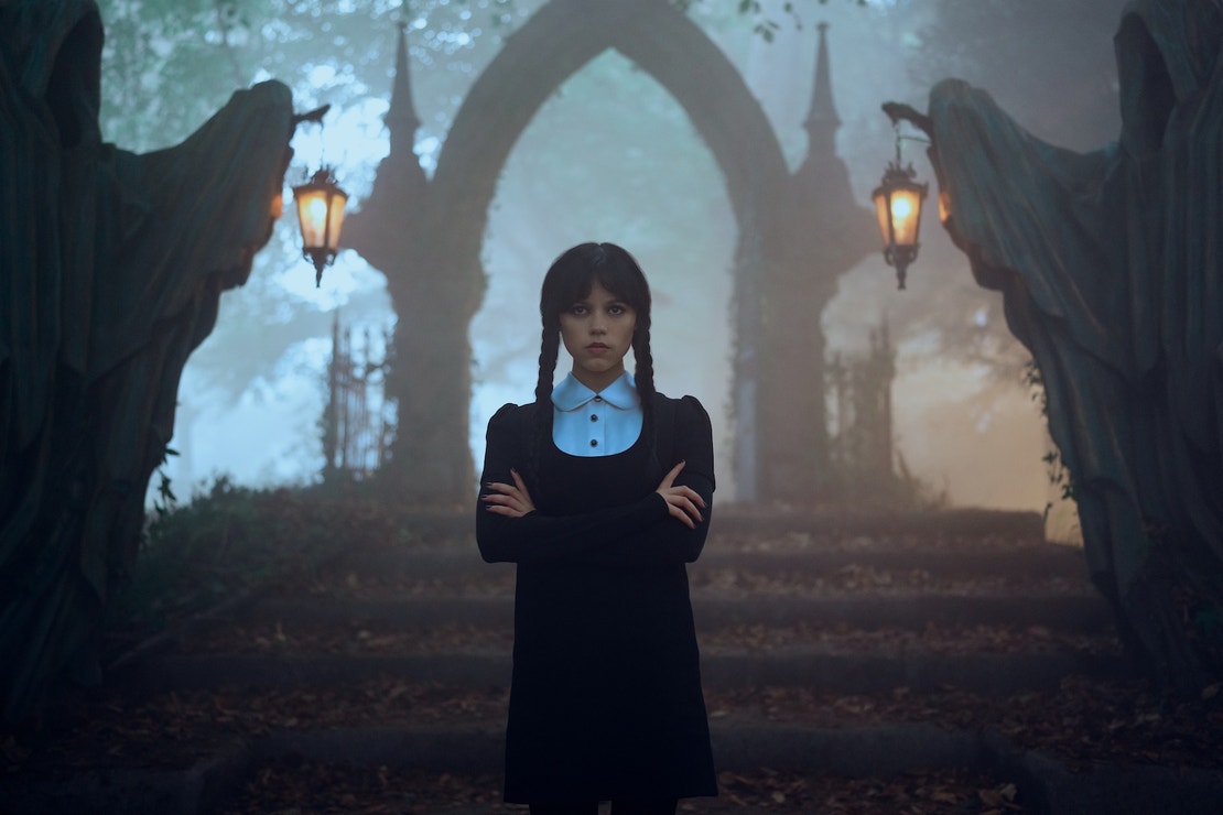 Jenna Ortega jako Wednesday Addams v 2. sérii seriálu Wednesday