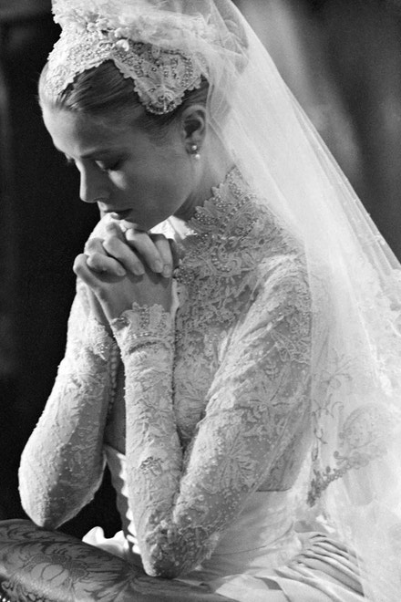 Kněžna Grace ve svůj svatební den, 1956
