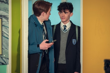 Coming out v netflixových seriálech, které (nejen) v červnu stojí za zhlédnutí
