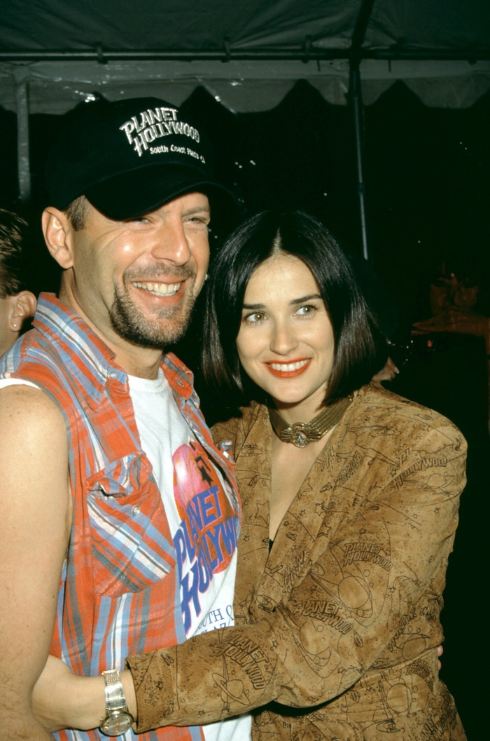 Bruce Willis a Demi Moore, 1992 v restauraci Planet Hollywood, Kalifornia